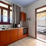 Birds With Heated Pool - Including Car And Breakfast