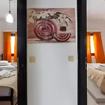 Birds With Heated Pool - Including Car And Breakfast 4* Perissa (Santorini)