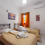 Birds With Heated Pool - Including Car And Breakfast Aparthotel 4*