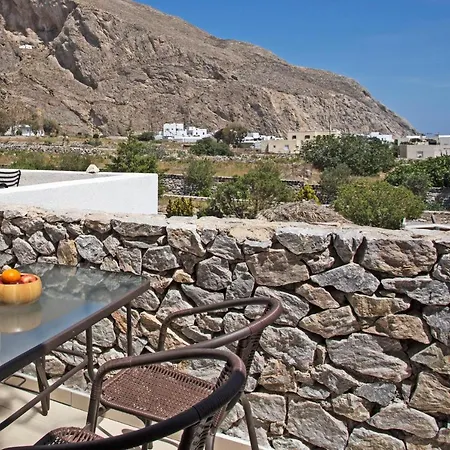 Birds With Heated Pool - Including Car And Breakfast