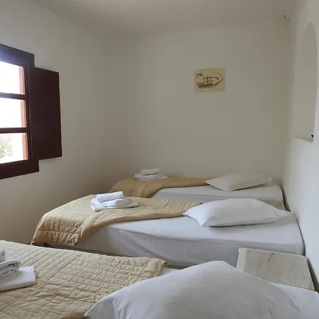 Birds With Heated Pool - Including Car And Breakfast