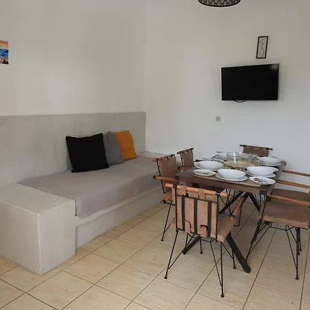 아파트호텔 Birds With Heated Pool - Including Car And Breakfast 4*