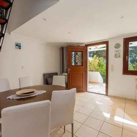 Aparthotel Birds With Heated Pool - Including Car And Breakfast