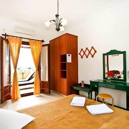 아파트호텔 Birds With Heated Pool - Including Car And Breakfast