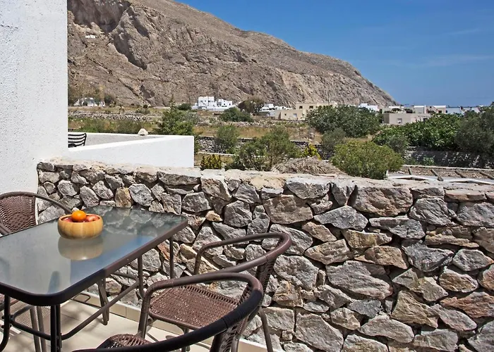 Birds With Heated Pool - Including Car And Breakfast