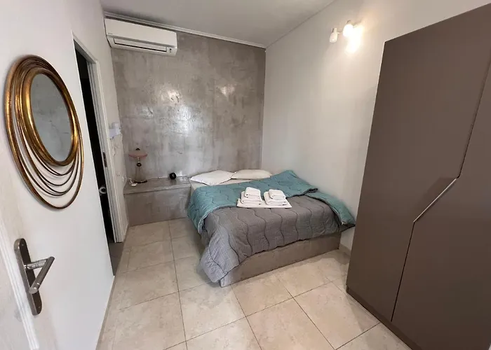 Birds With Heated Pool - Including Car And Breakfast 公寓式酒店 佩里萨