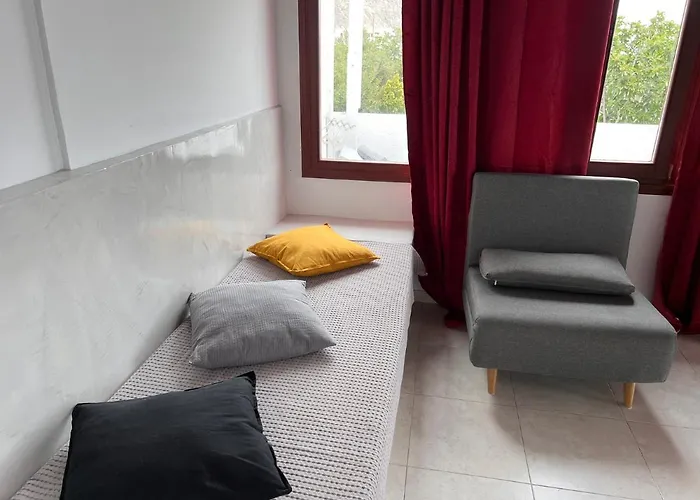 Birds With Heated Pool - Including Car And Breakfast 4* 佩里萨