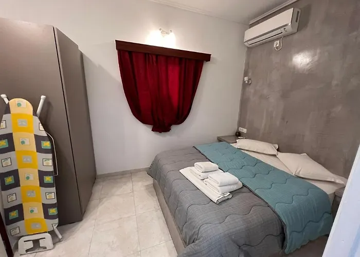 公寓式酒店 Birds With Heated Pool - Including Car And Breakfast 佩里萨