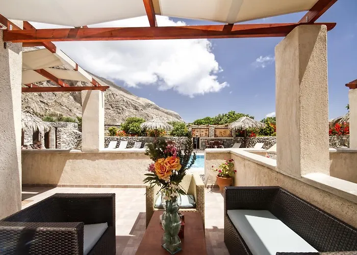 Birds With Heated Pool - Including Car And Breakfast 4* 佩里萨