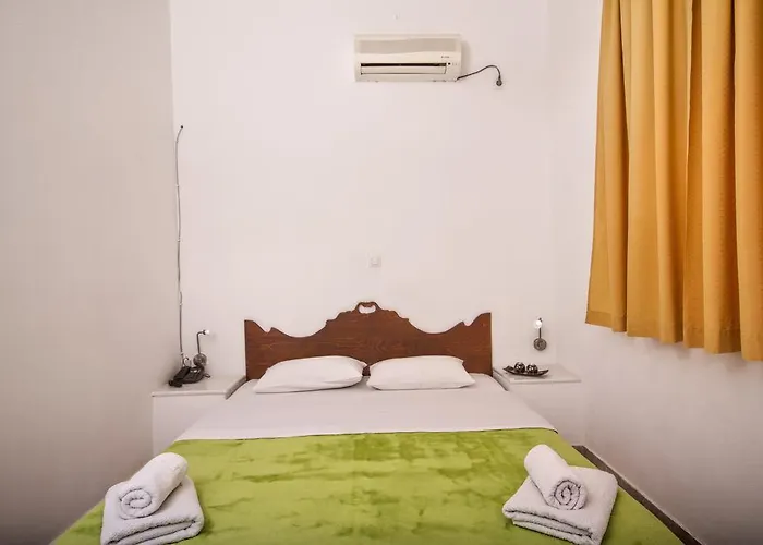 Birds With Heated Pool - Including Car And Breakfast 公寓式酒店