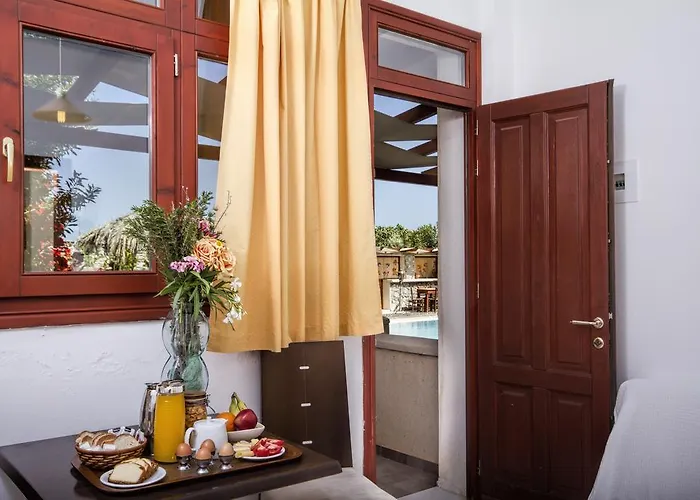 Birds With Heated Pool - Including Car And Breakfast 公寓式酒店