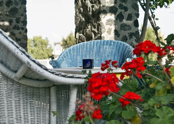 公寓式酒店 Birds With Heated Pool - Including Car And Breakfast 4*