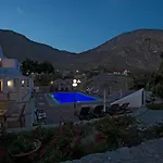 Birds With Heated Pool - Including Car And Breakfast Períssa