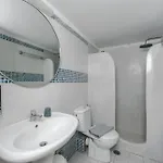 Birds With Heated Pool - Including Car And Breakfast 4*