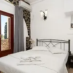 Birds With Heated Pool - Including Car And Breakfast Appart hôtel