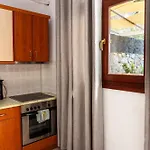 Birds With Heated Pool - Including Car And Breakfast 4*