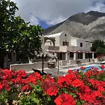 Birds With Heated Pool - Including Car And Breakfast 4* Perissa (Santorini)