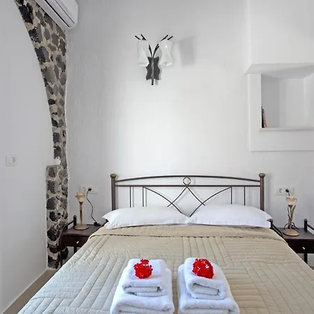 Birds With Heated Pool - Including Car And Breakfast