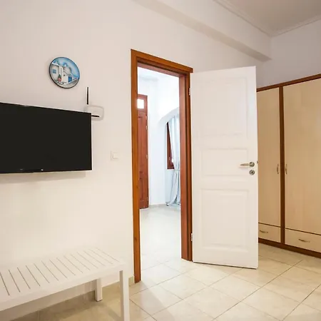 Birds With Heated Pool - Including Car And Breakfast 4* 佩里萨