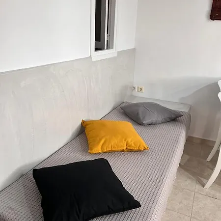 公寓式酒店 Birds With Heated Pool - Including Car And Breakfast 佩里萨