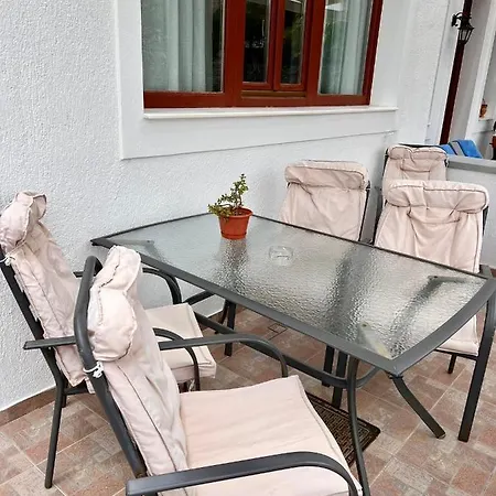 Birds With Heated Pool - Including Car And Breakfast 公寓式酒店 佩里萨