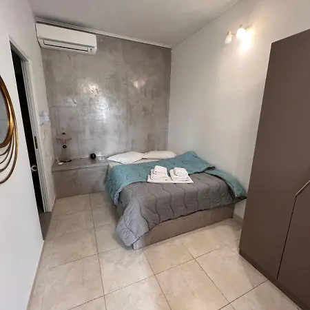 Birds With Heated Pool - Including Car And Breakfast 公寓式酒店 佩里萨