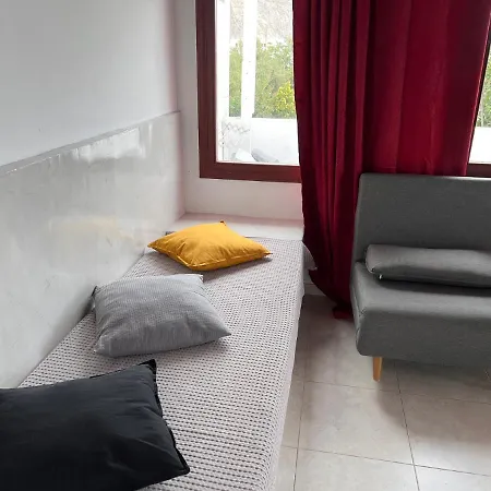 Birds With Heated Pool - Including Car And Breakfast 4* 佩里萨