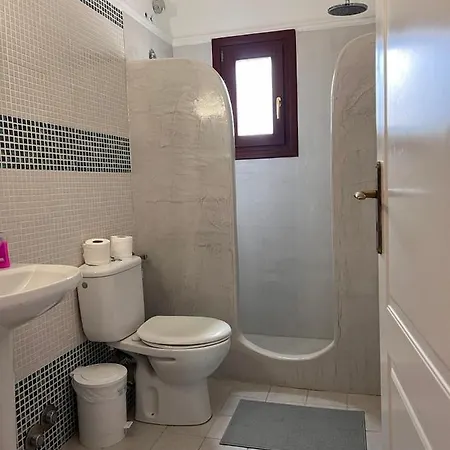 Birds With Heated Pool - Including Car And Breakfast 公寓式酒店 佩里萨