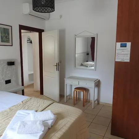 Birds With Heated Pool - Including Car And Breakfast Hotel apartamentowy