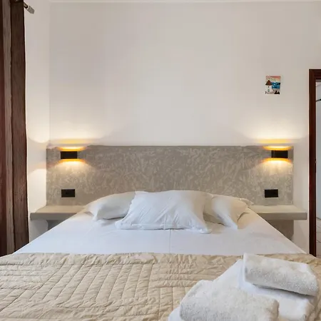 Birds With Heated Pool - Including Car And Breakfast 아파트호텔 4*