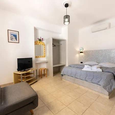 Birds With Heated Pool - Including Car And Breakfast 4*