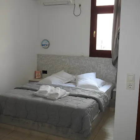 아파트호텔 Birds With Heated Pool - Including Car And Breakfast 4*