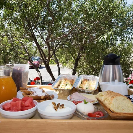 Birds With Heated Pool - Including Car And Breakfast 4* Perissa (Santorini)