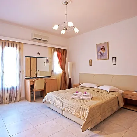 Apart Otel Birds With Heated Pool - Including Car And Breakfast