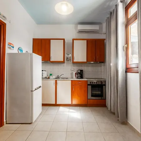 Birds With Heated Pool - Including Car And Breakfast Apartahotel 4*