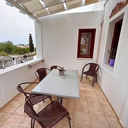 Birds With Heated Pool - Including Car And Breakfast 4*