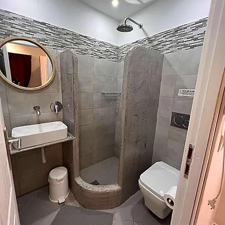 Apartmanhotel Birds With Heated Pool - Including Car And Breakfast Perísza