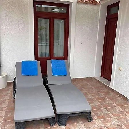 Birds With Heated Pool - Including Car And Breakfast Apartmanhotel Perísza