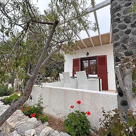 Birds With Heated Pool - Including Car And Breakfast 4*