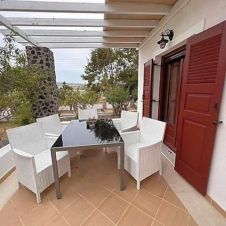 Birds With Heated Pool - Including Car And Breakfast Perísza