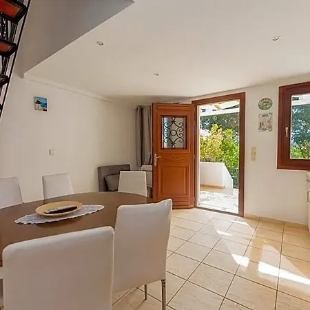 Birds With Heated Pool - Including Car And Breakfast
