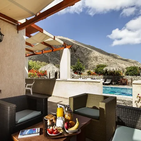 Birds With Heated Pool - Including Car And Breakfast