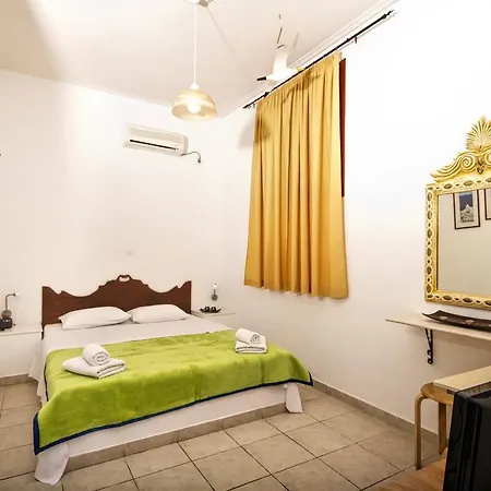 Birds With Heated Pool - Including Car And Breakfast 佩里萨