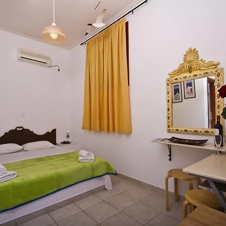 Birds With Heated Pool - Including Car And Breakfast 4* 佩里萨