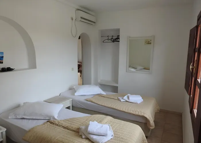 Birds With Heated Pool - Including Car And Breakfast Hotel apartamentowy 4*