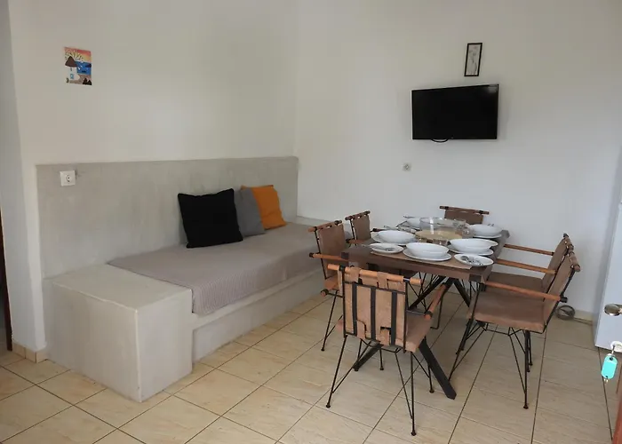 Hotel apartamentowy Birds With Heated Pool - Including Car And Breakfast 4*