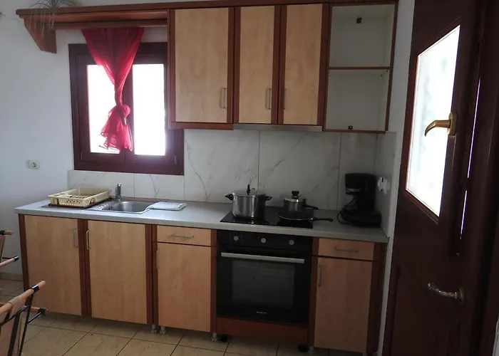 Birds With Heated Pool - Including Car And Breakfast