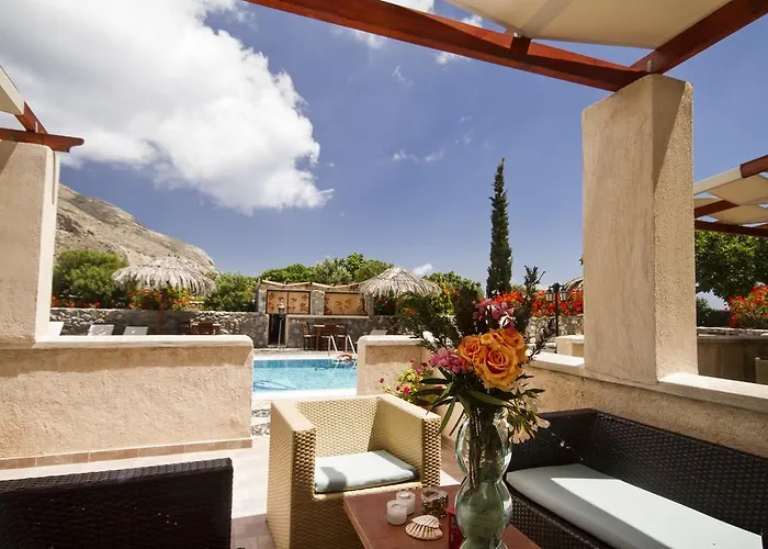 Hotel apartamentowy Birds With Heated Pool - Including Car And Breakfast 4*