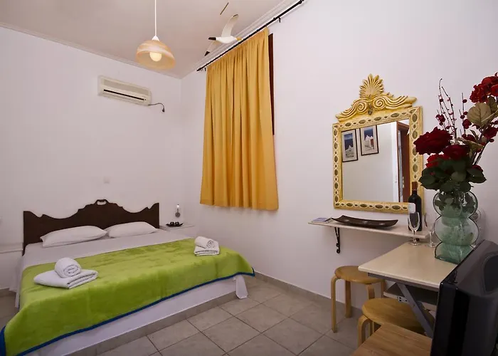 Birds With Heated Pool - Including Car And Breakfast 4* Περίσσα