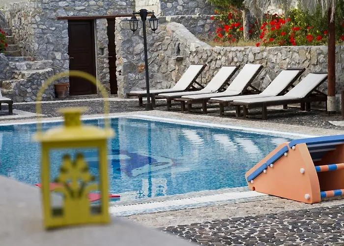 Birds With Heated Pool - Including Car And Breakfast 4* Perissa (Santorini)